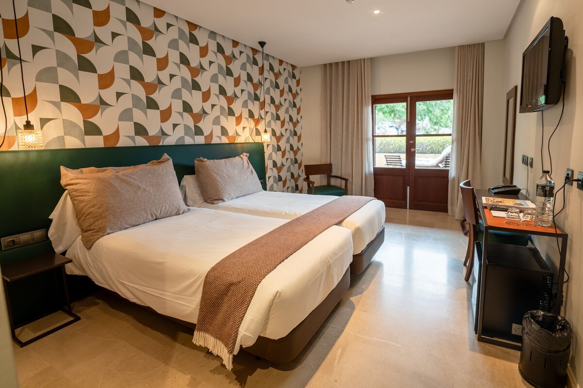 Superior Double Room (Spa access Not Included) | Draps en coton égyptien, literie de qualité, couette en duvet