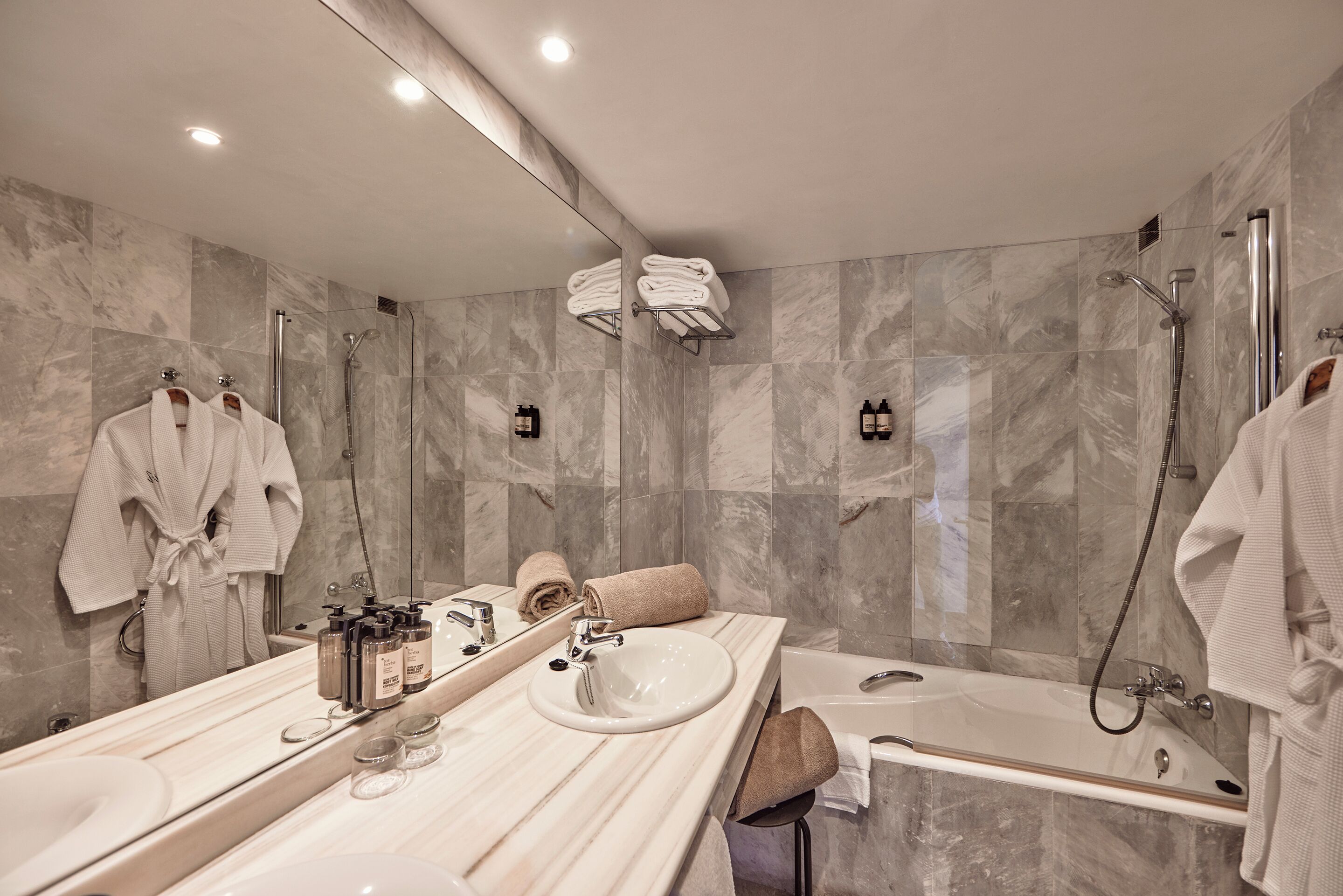 panoramic double room, sea view spa access not included | bathroom | free toiletries, hair dryer, towels, soap