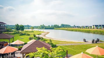 Aan het strand, ligstoelen aan het strand