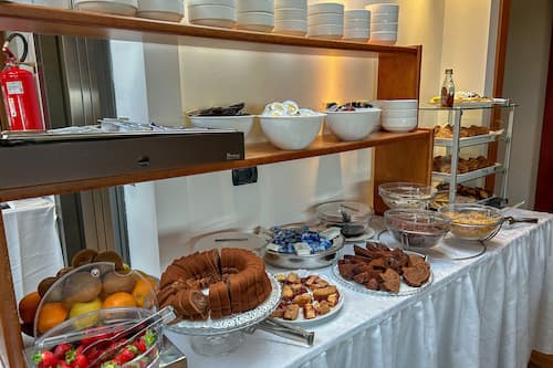 Ilmainen päivittäinen buffetaamiainen