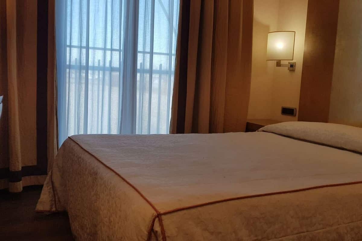 Sängtillbehör av högsta kvalitet, duntäcken och minibar