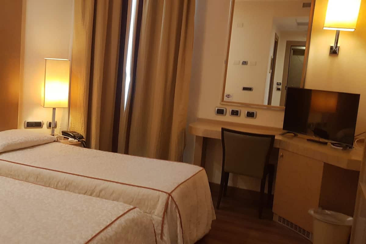 Twin Room | Premium bedding, down duvets, minibar, in-room safe