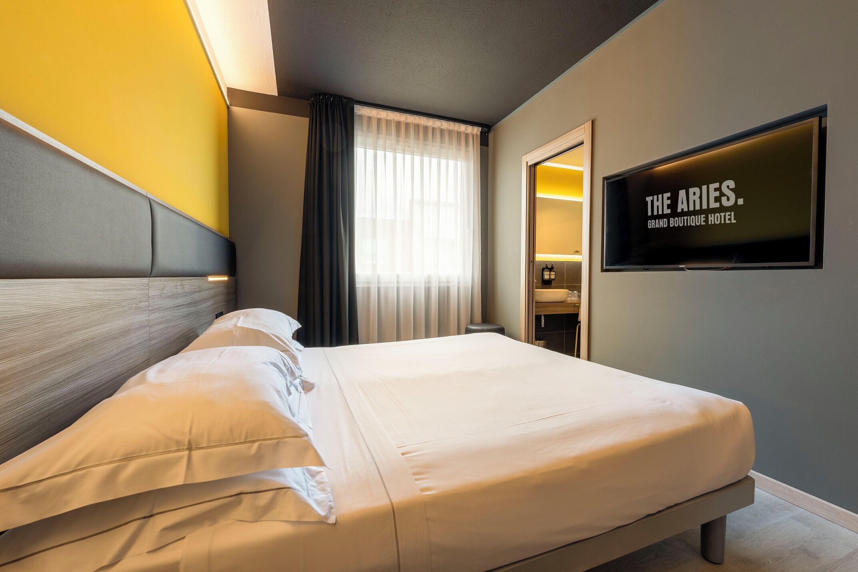 superior double room | hypo-allergenic bedding, in-room safe, desk, blackout curtains