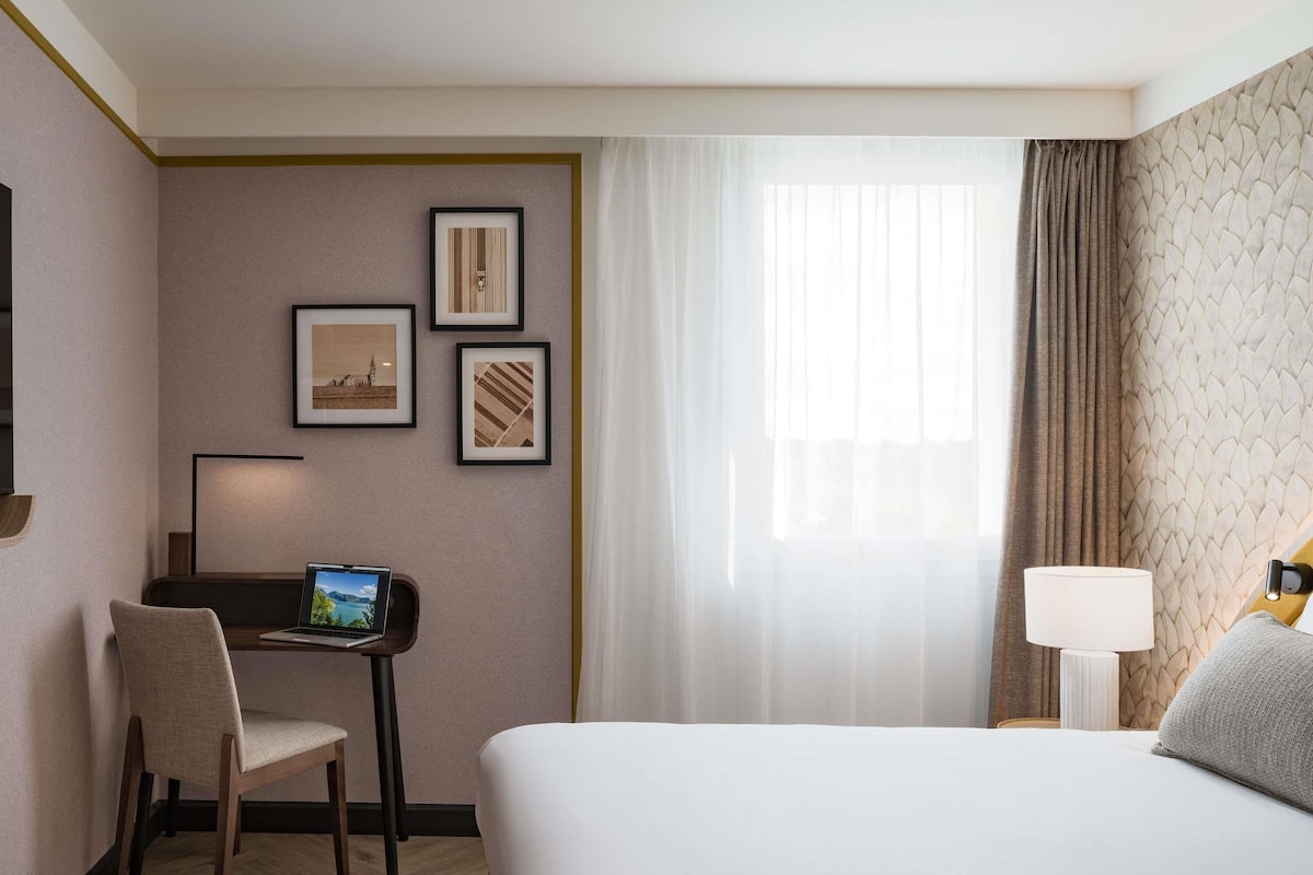 Classic Room, 1 Double Bed | Premium bedding, desk, laptop workspace, soundproofing