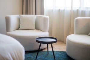 Executive Room, 2 Single Beds | Hypo-allergenic bedding, minibar, in-room safe, desk - Golden Tulip Leiden Centre (Leiden)