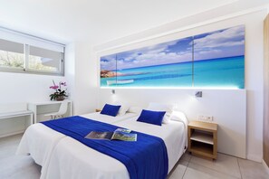 1 間臥室、客房內保險箱、書桌、遮光布/窗簾