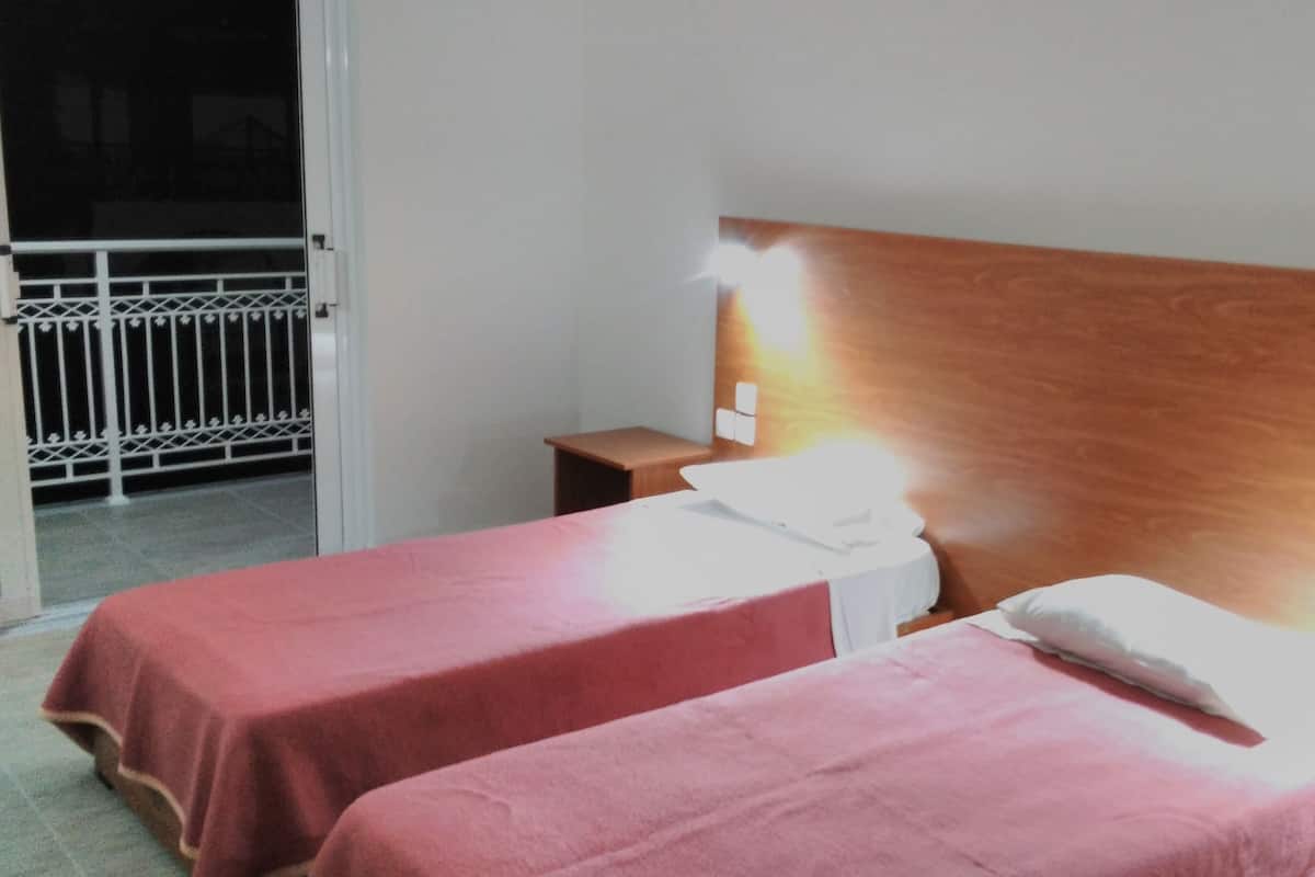 华丽套房 | 办公桌、遮光窗帘、熨斗/熨衣板、免费婴儿床