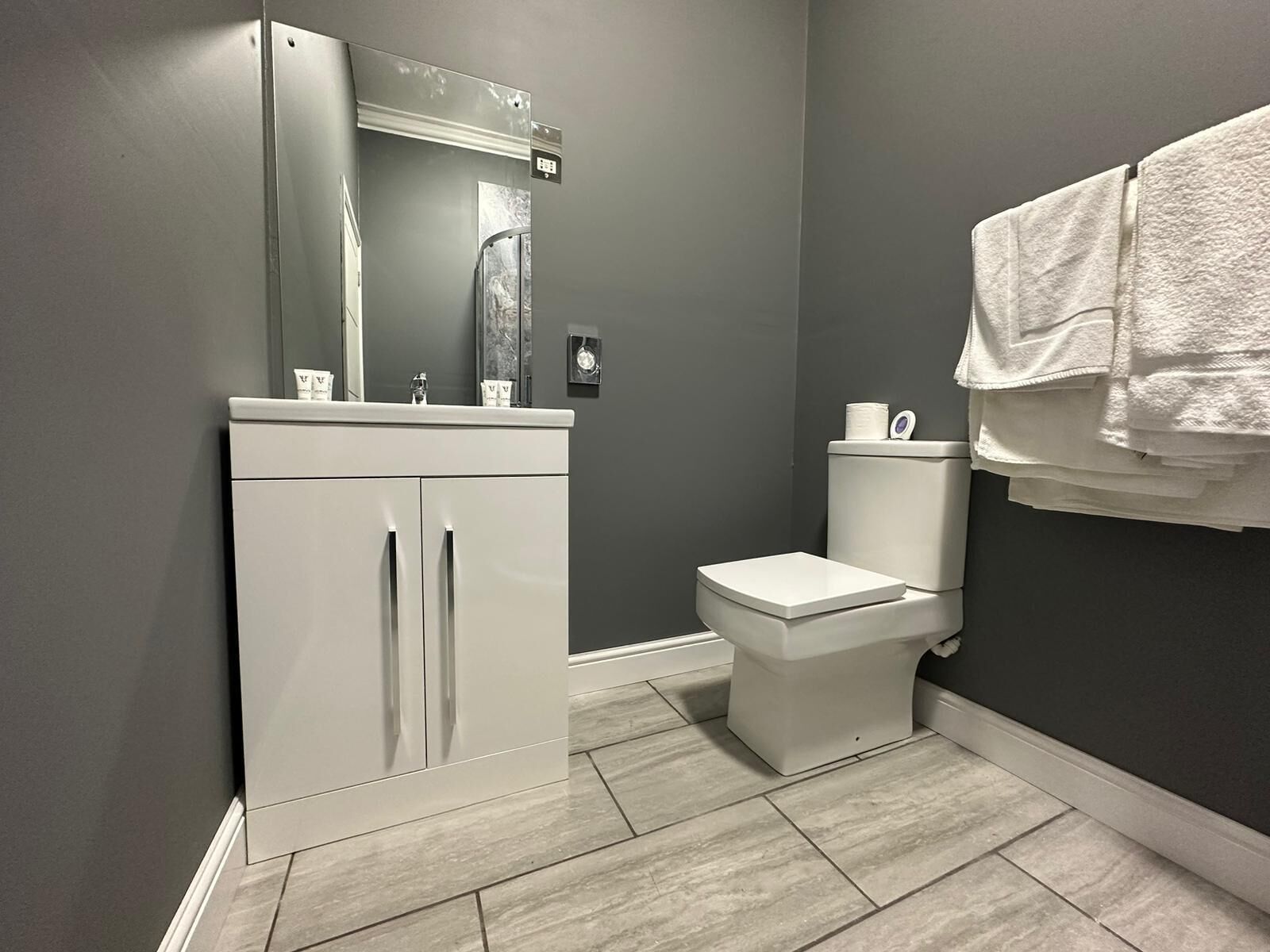 superior suite, ensuite | bathroom