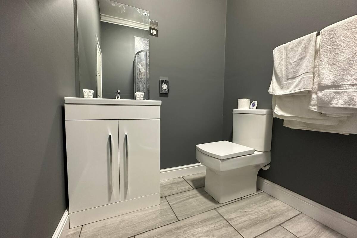 superior suite, ensuite | bathroom