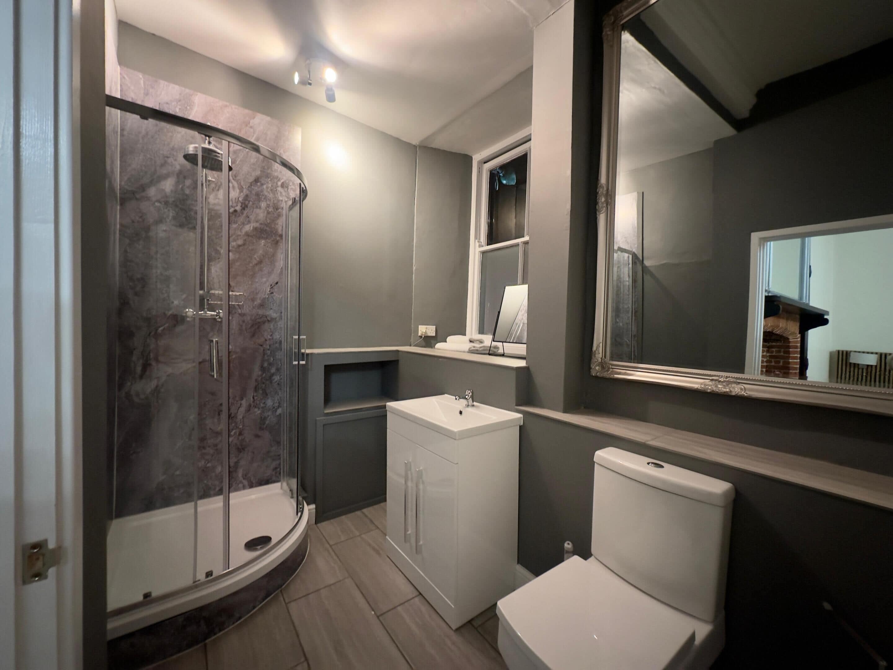 double room, ensuite | bathroom