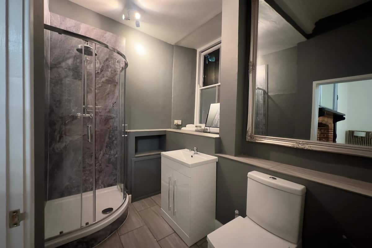 double room, ensuite | bathroom