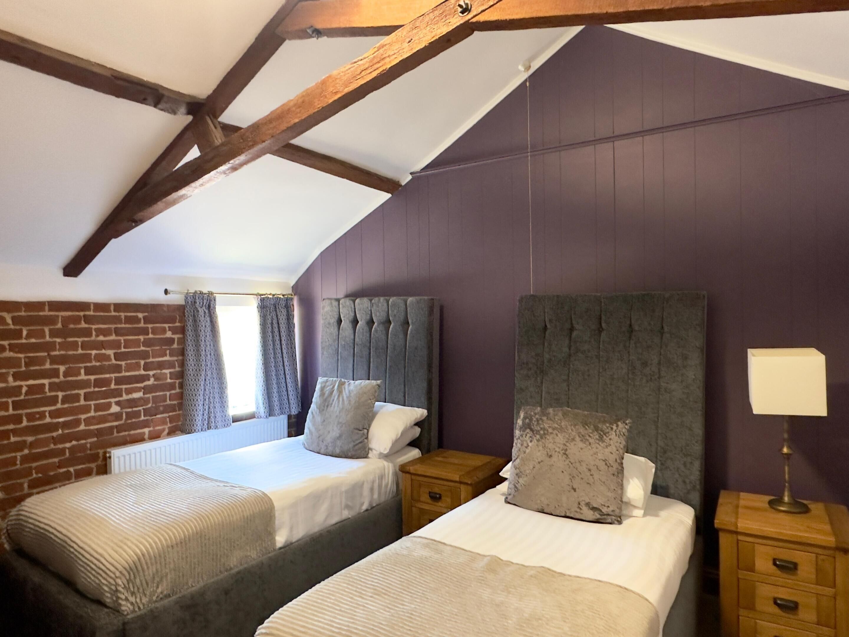 standard twin room, ensuite