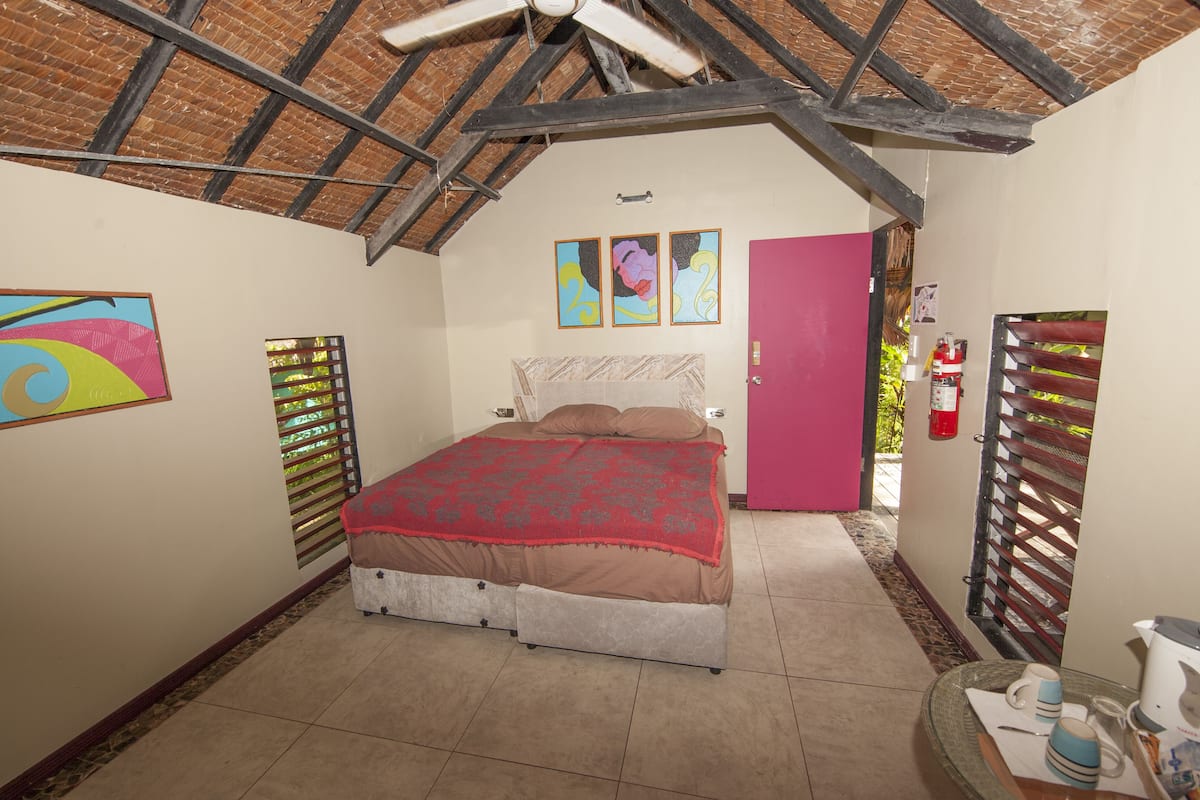 1 Bedroom Garden Bure