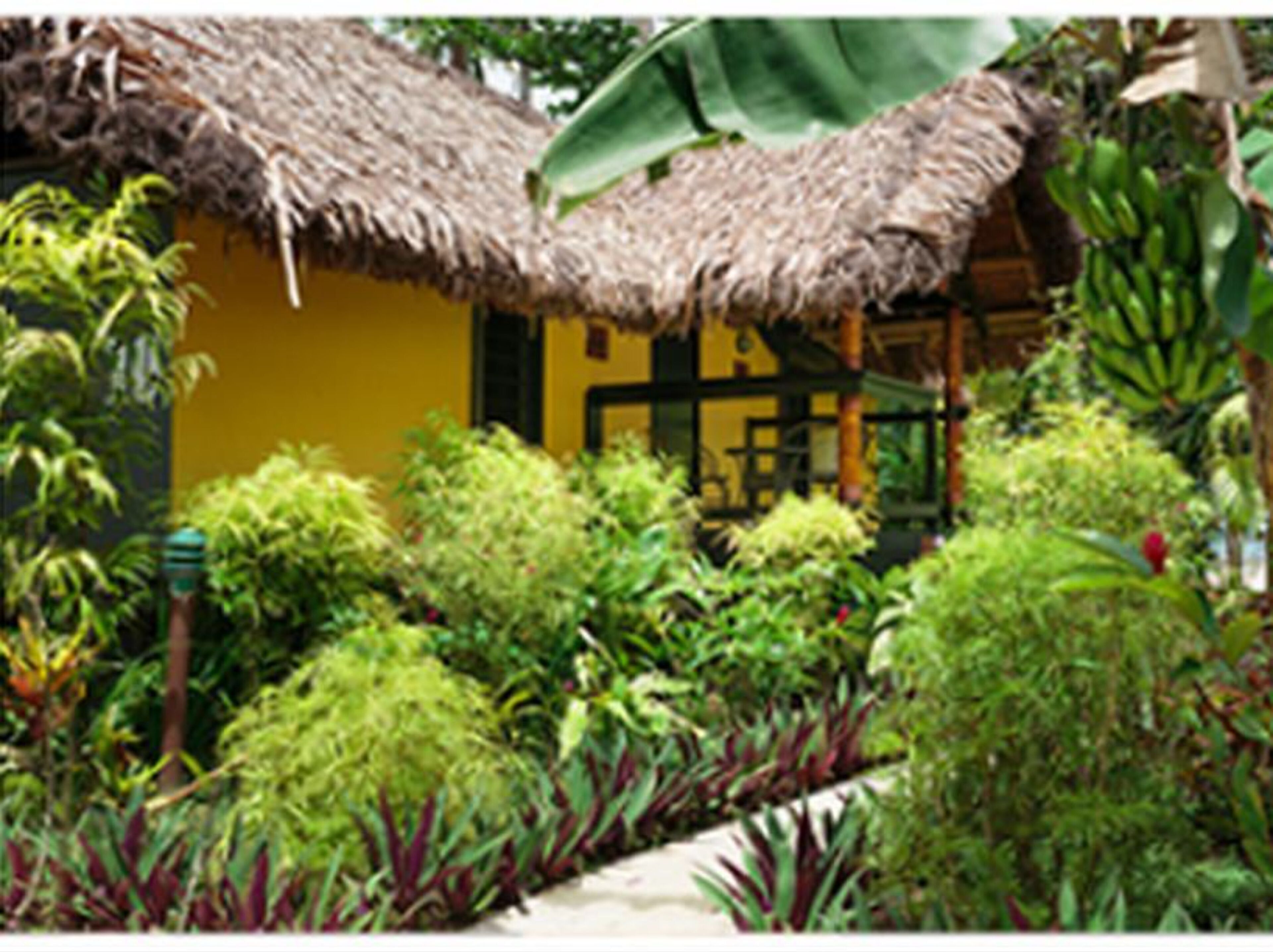 2 bedroom garden bure | in-room safe, blackout curtains, iron/ironing board, free wifi