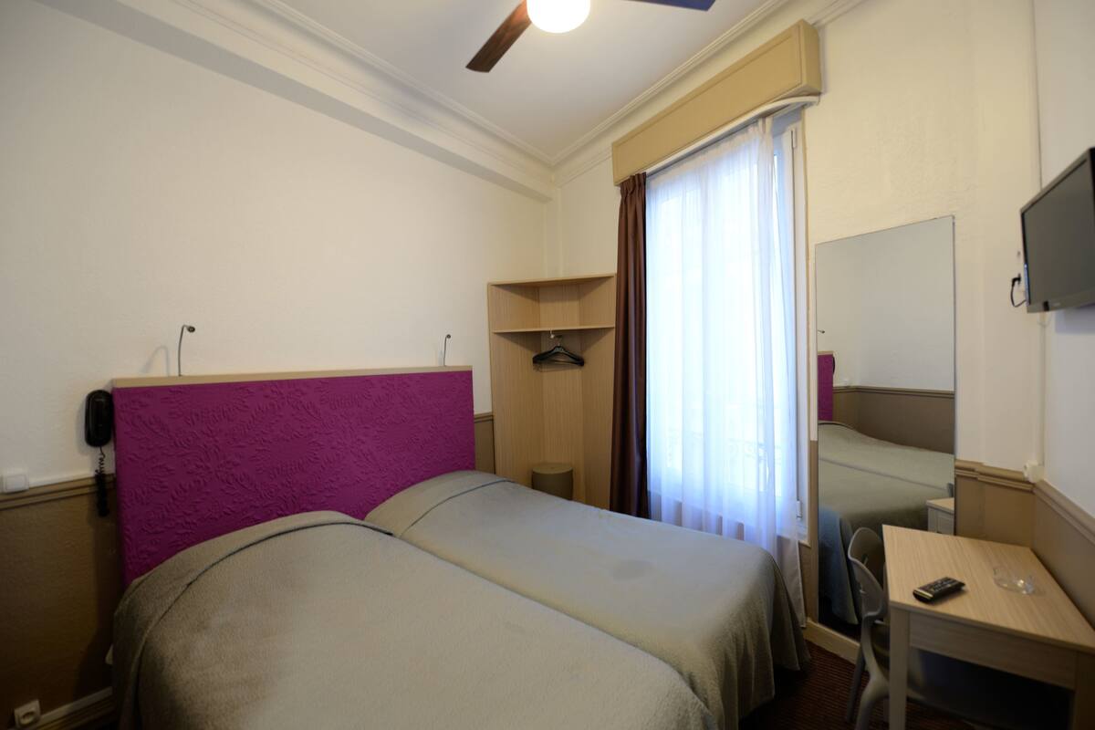In-room safe, rollaway beds (surcharge), WiFi (free)