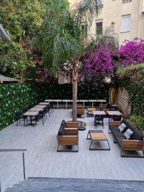 Courtyard - Hôtel Saint Georges (Nice)
