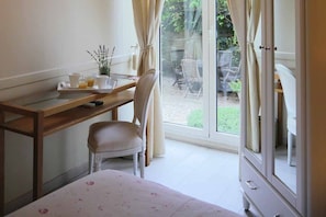 Classic Double Room | In-room safe, laptop workspace, iron/ironing board, free WiFi - Nice Garden Hôtel (Nice)