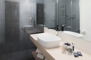 Free toiletries, hair dryer, bidet, towels