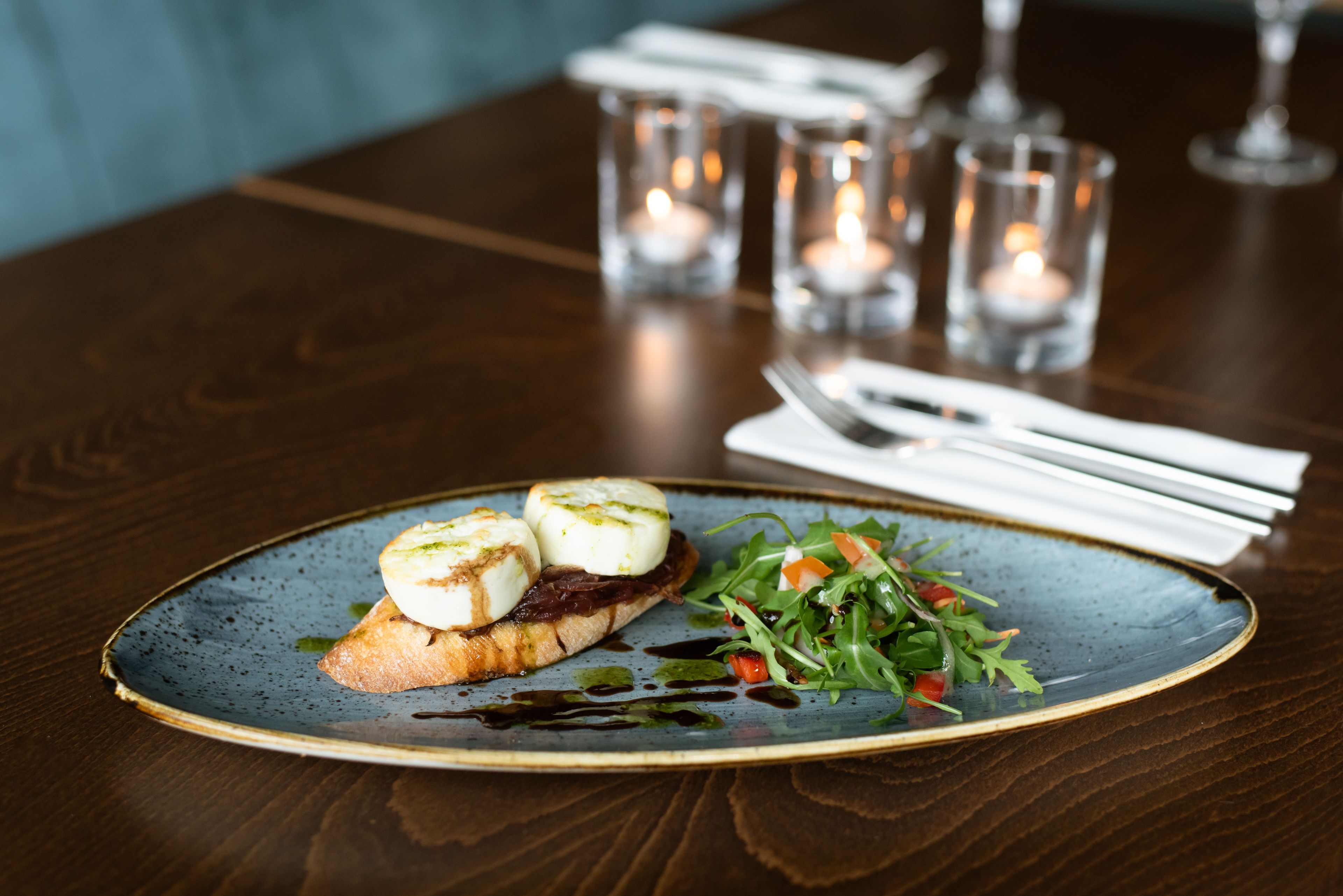 breakfast, lunch and dinner served