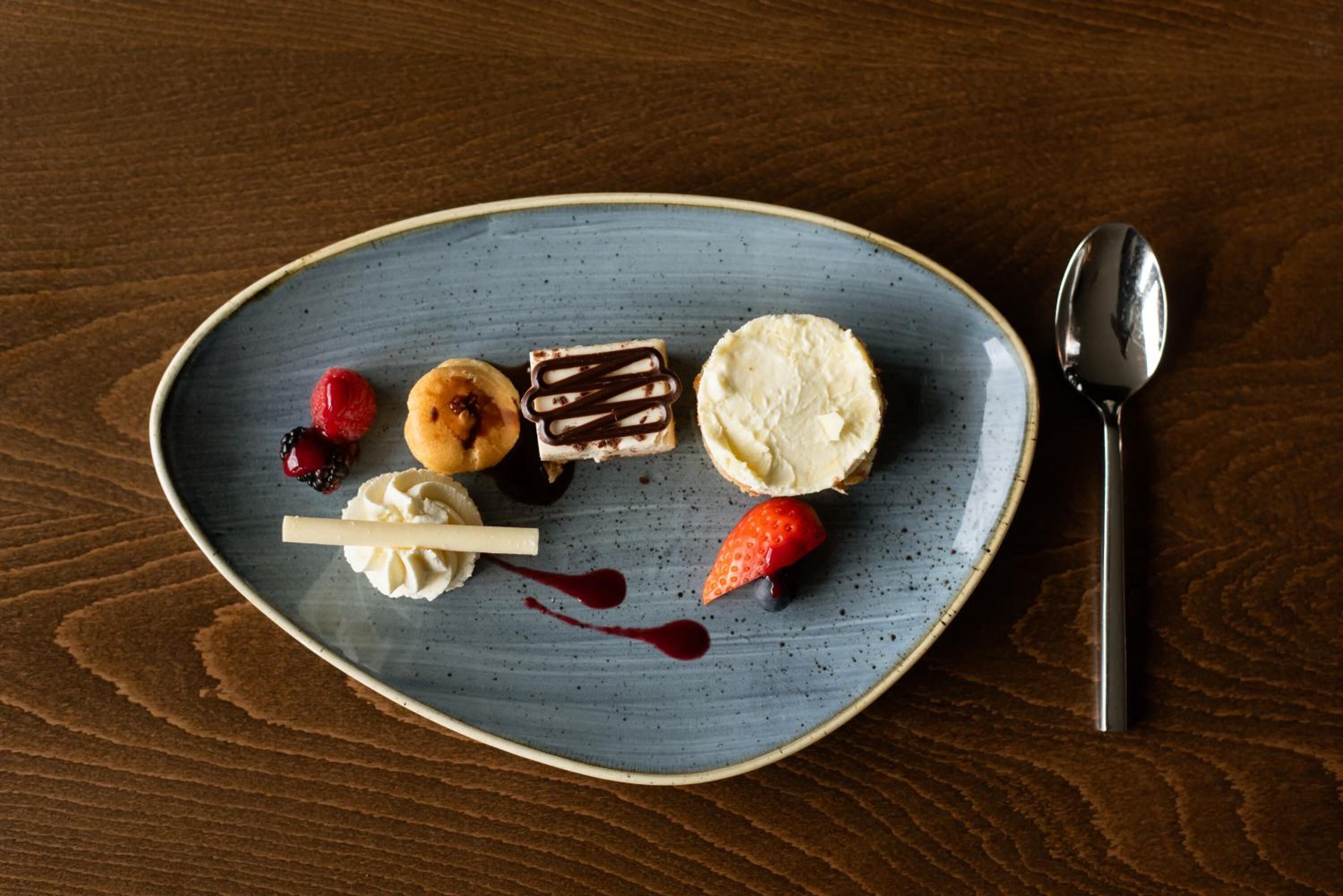 breakfast, lunch and dinner served