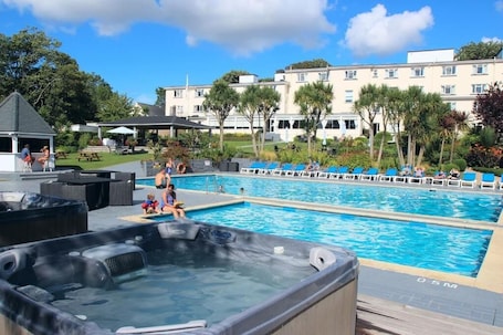 Hot springs. Westhill Country Hotel