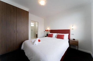 Standard Apartment, 1 Bedroom | 1 bedroom, iron/ironing board, cribs/infant beds, rollaway beds - Easystay Apartments (St. Kilda East)