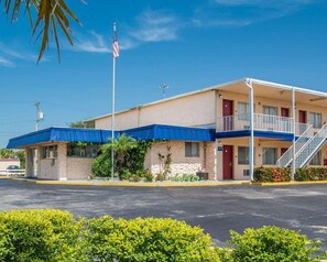 Unclassified image, 2 of 23, button - Rodeway Inn (Fort Pierce)
