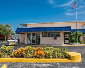 Exterior - Rodeway Inn (Fort Pierce)