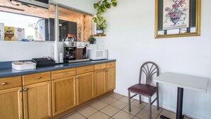 Unclassified image, 3 of 23, button - Rodeway Inn (Fort Pierce)