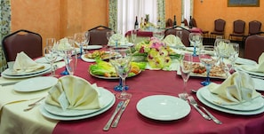 Frühstück, Mittagessen und Abendessen