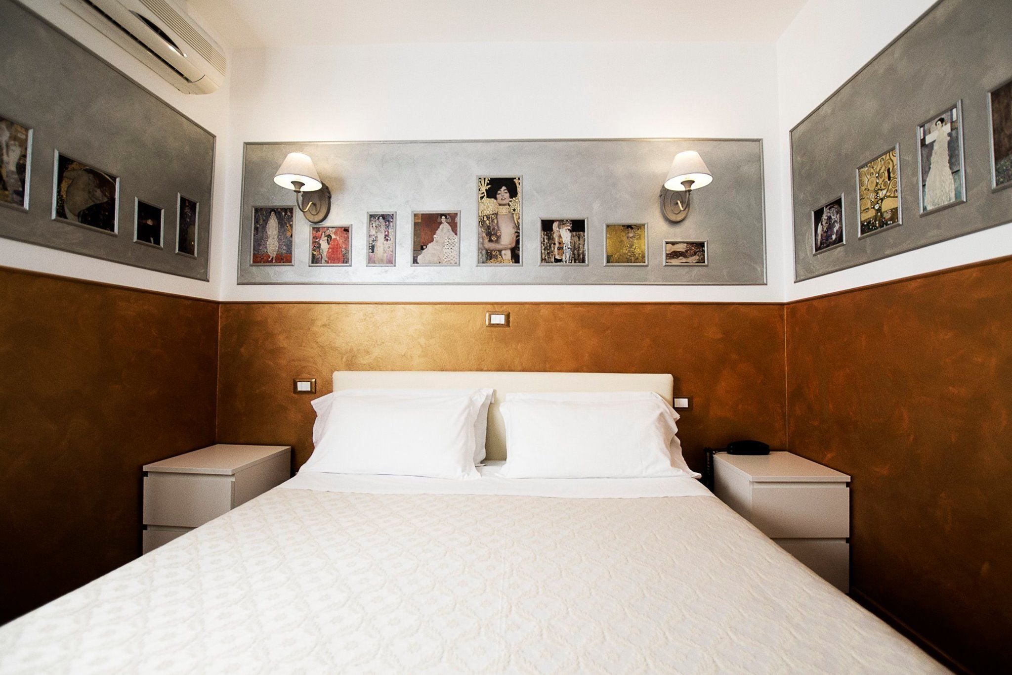 economy double room | hypo-allergenic bedding, minibar, desk, soundproofing