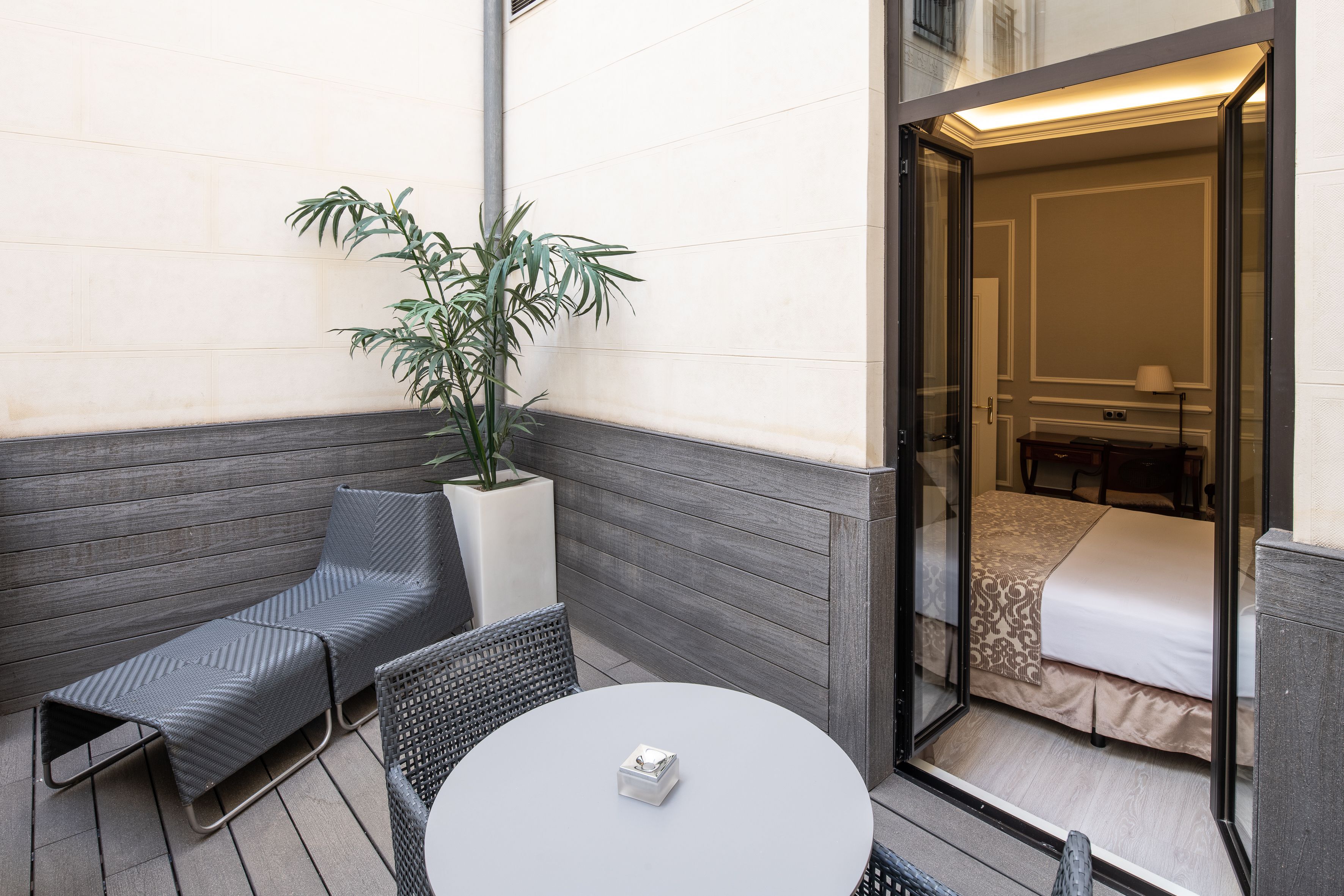 1 bedroom, minibar, in-room safe, desk