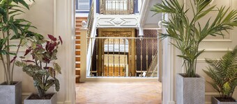 Catalonia Las Cortes Hotel