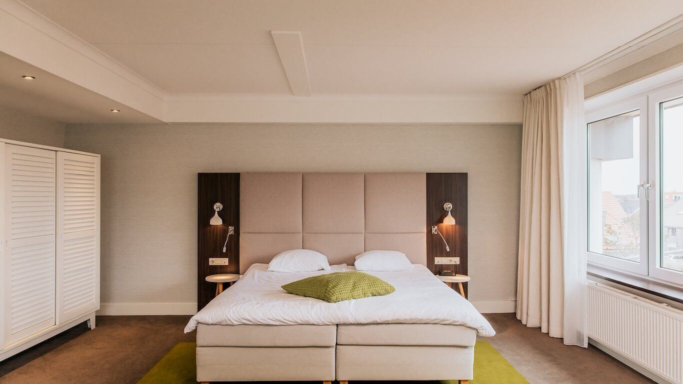 Quarto | Roupas de cama premium, cofres nos quartos, cortinas blackout