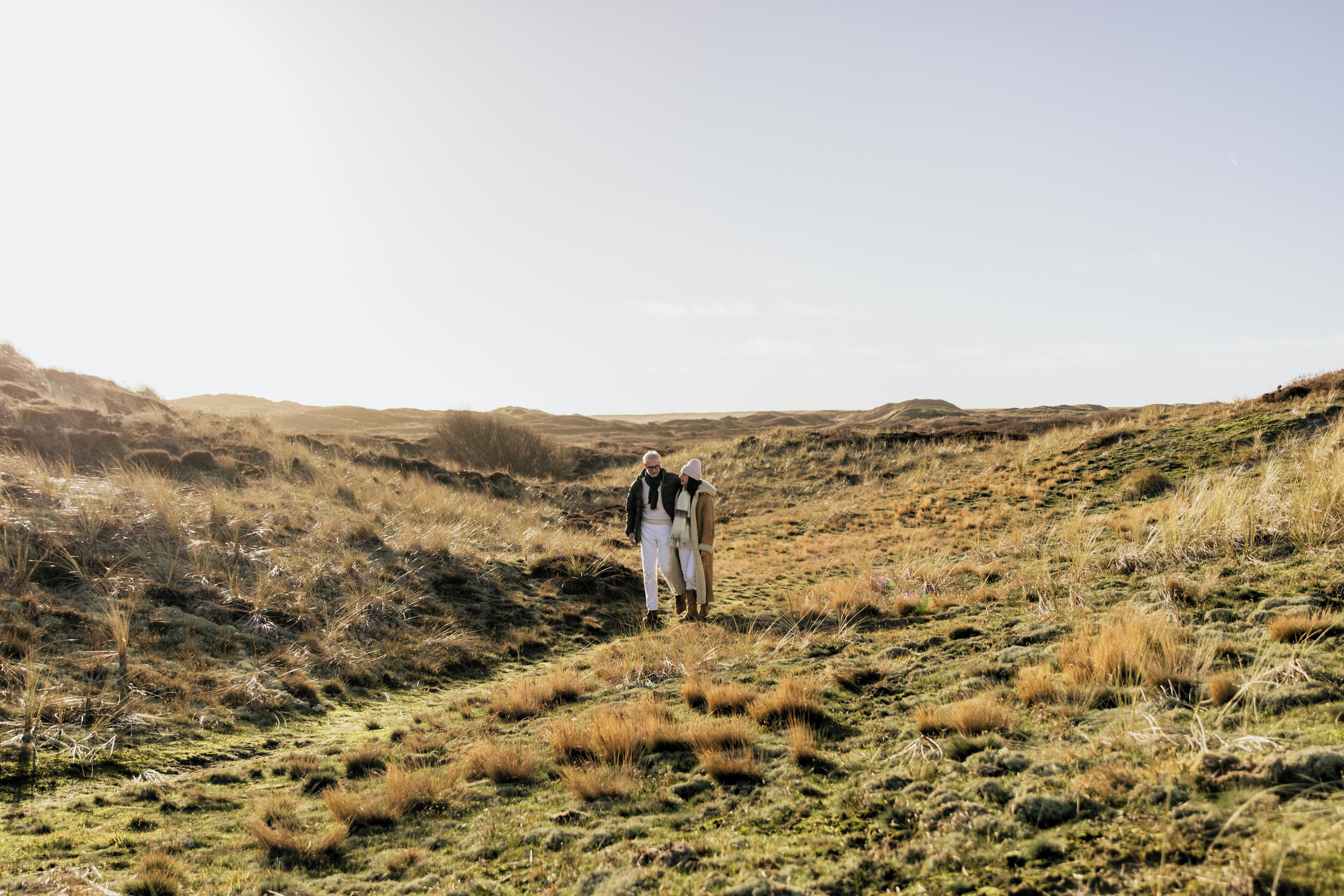 beach nearby, beach cabanas, sun-loungers, beach umbrellas