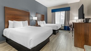 Standardzimmer, 2 Queen-Betten, Nichtraucher, Kühlschrank und Mikrowelle | Zimmersafe, Schreibtisch, laptopgeeigneter Arbeitsplatz