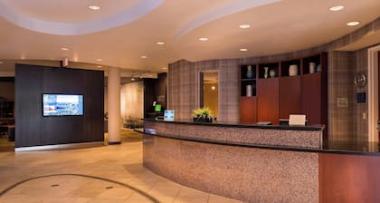 Courtyard Thousand Oaks Ventura County