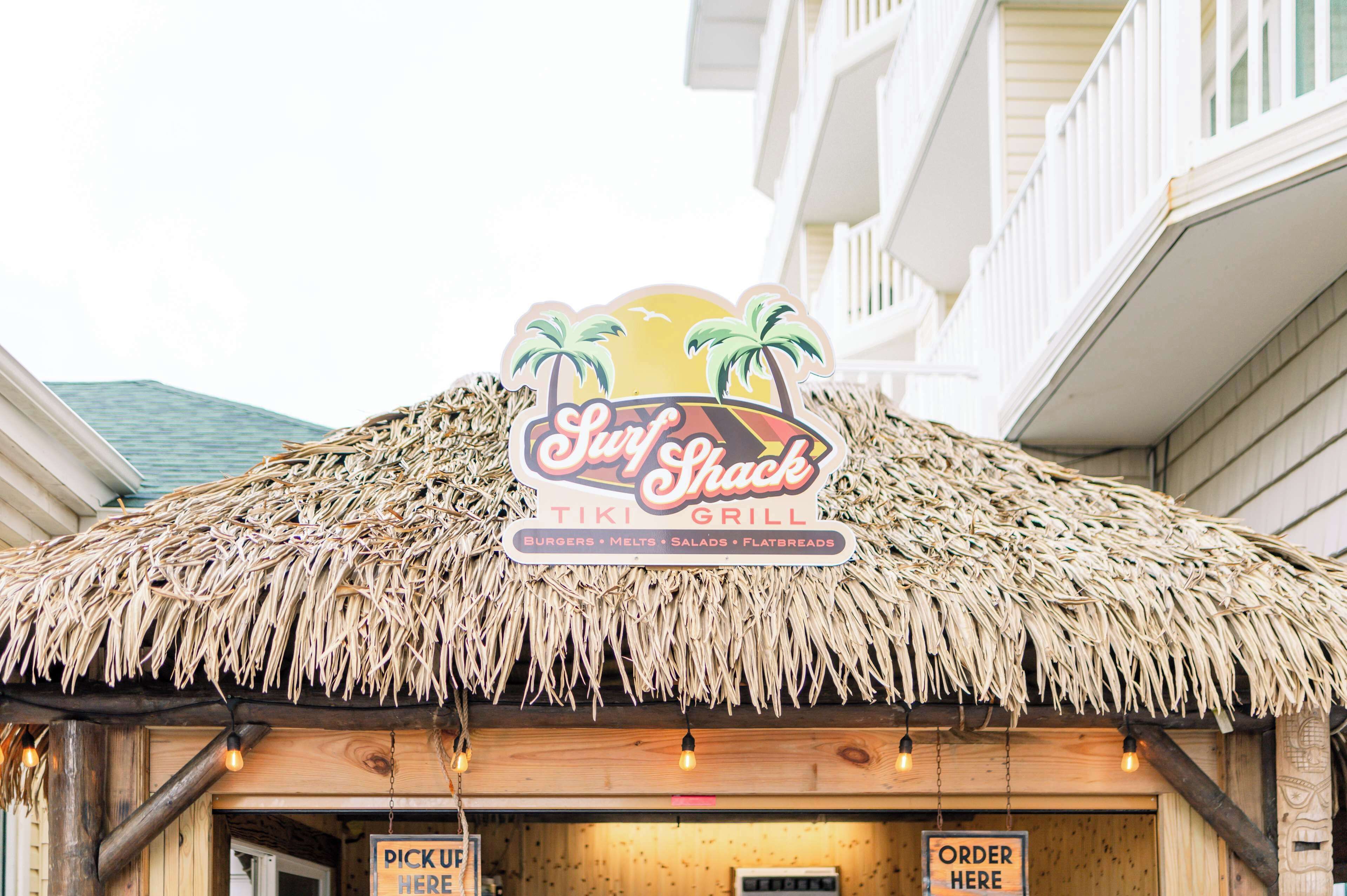 breakfast, lunch, dinner served; american cuisine