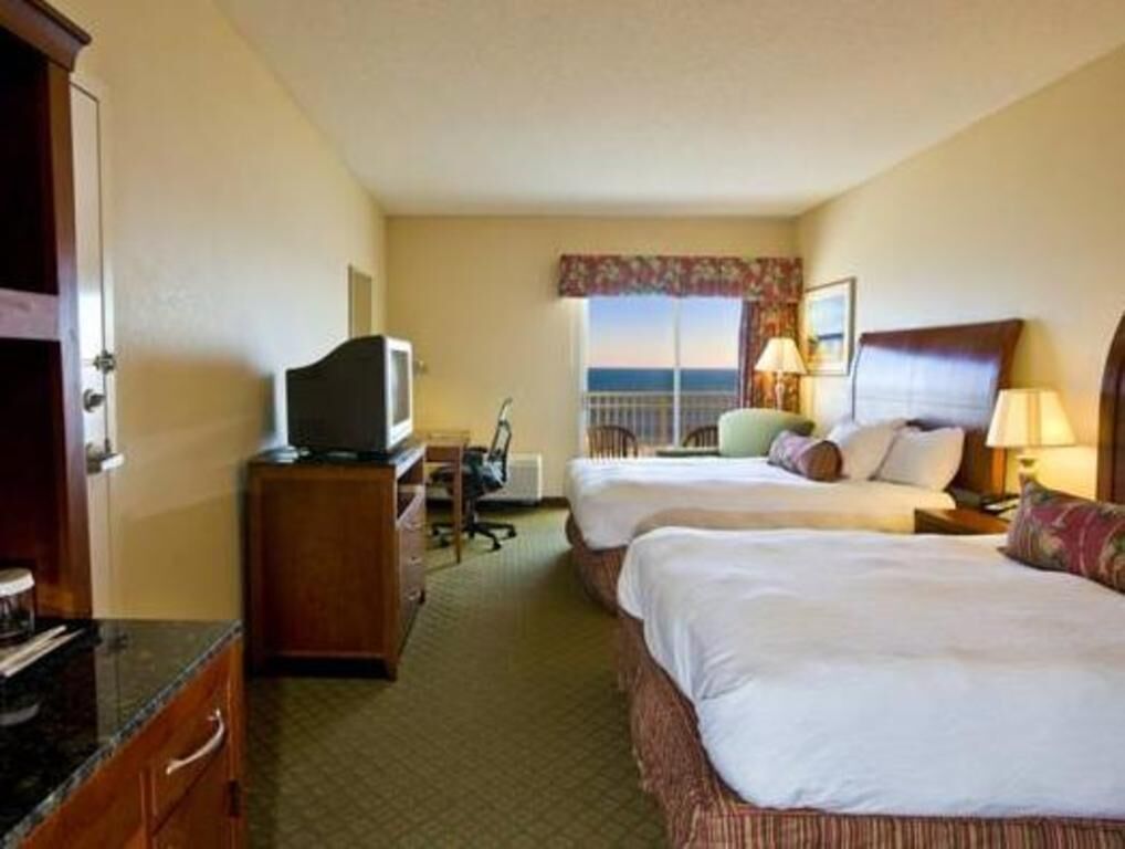 Premium bedding, in-room safe, desk, iron/ironing board