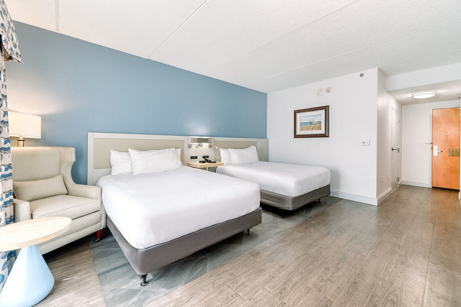 Premium bedding, in-room safe, desk, iron/ironing board