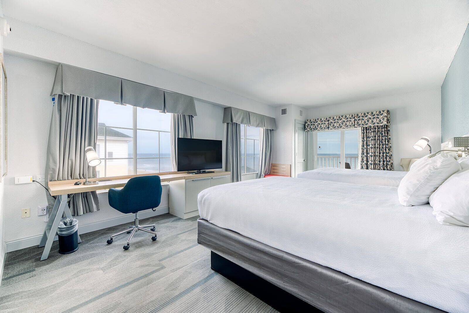 Premium bedding, in-room safe, desk, iron/ironing board