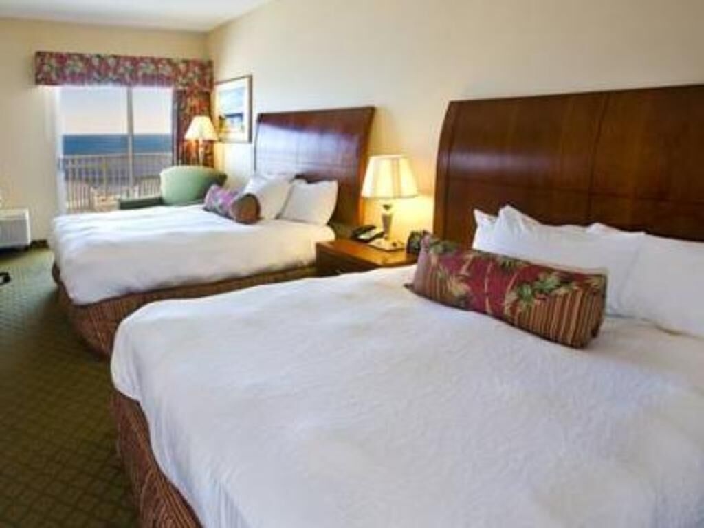 Premium bedding, in-room safe, desk, iron/ironing board