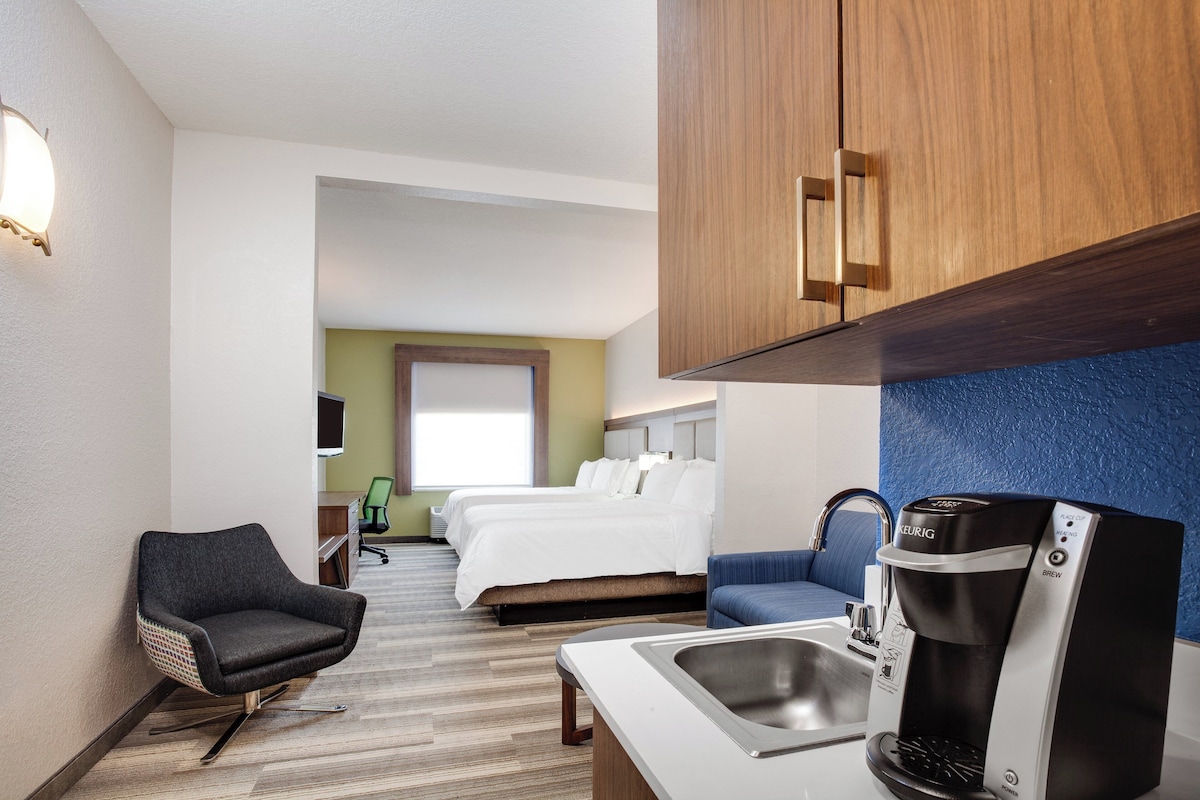 Suite, Multiple Beds