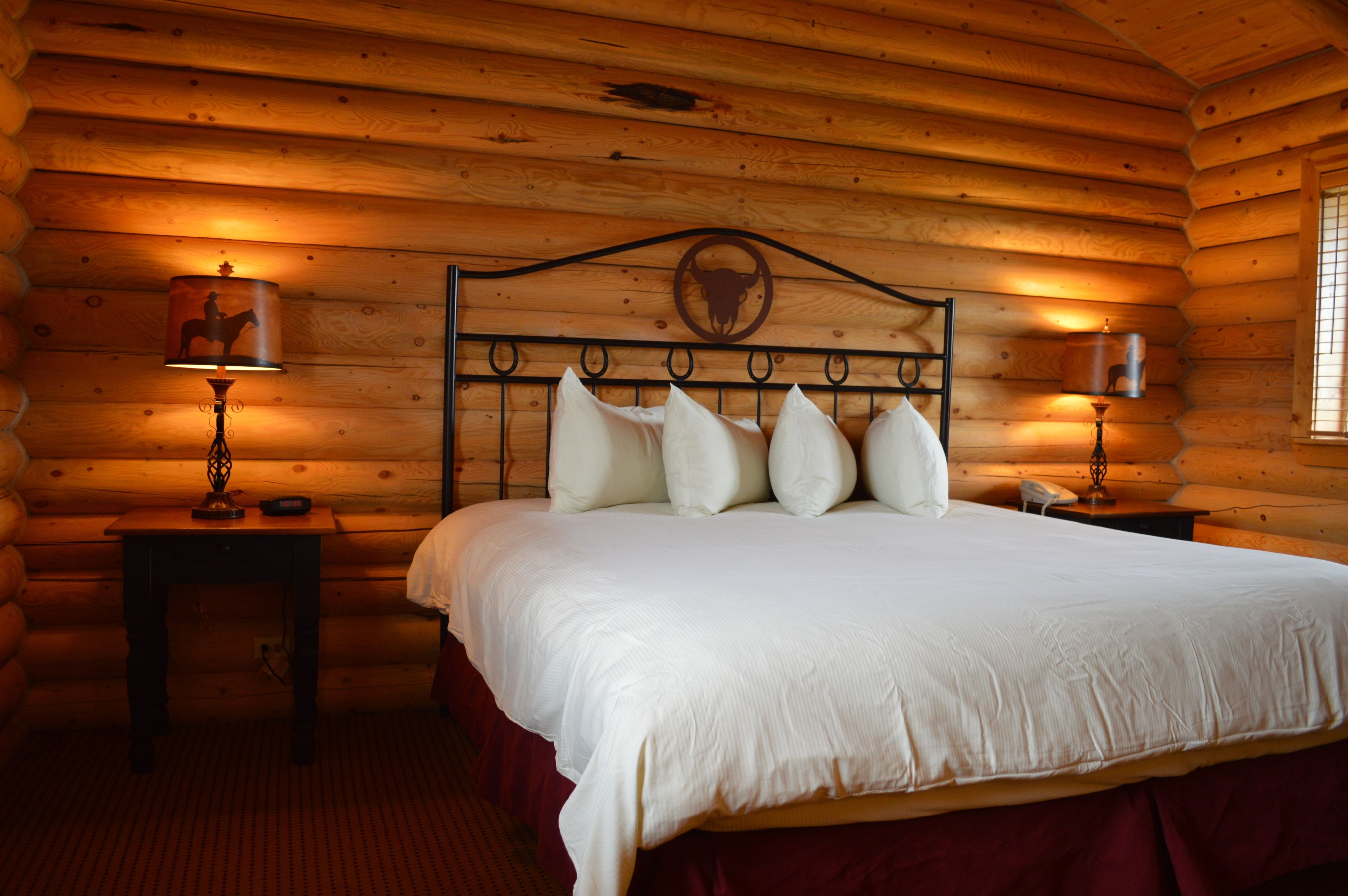 Superior Cabin, 1 King Bed | Iron/ironing board, cots/infant beds, free WiFi, bed sheets