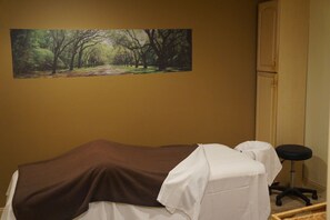 Couples treatment room(s), body treatments, aromatherapy