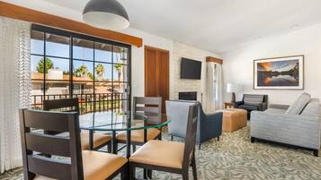 Televisión 55 pulgadas con canales de televisión por cable, chimenea