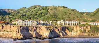 Dolphin Bay Resort and Spa