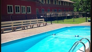 Piscina all'aperto