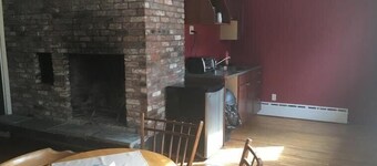 The Upper Pass Lodge at Magic Mountain