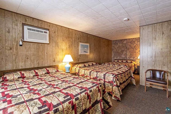 Basic Room, Multiple Beds